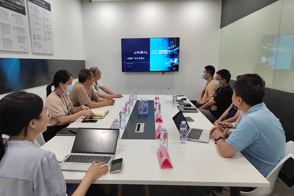 探索未來智造 學(xué)院機(jī)電一體化專業(yè)建設(shè)取得新突破